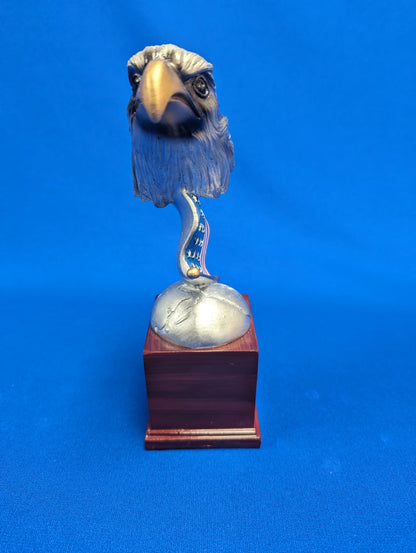 8.5" Eagle Head with Flag