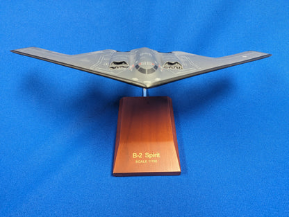 B-2 Stealth Bomber 1/150 Model