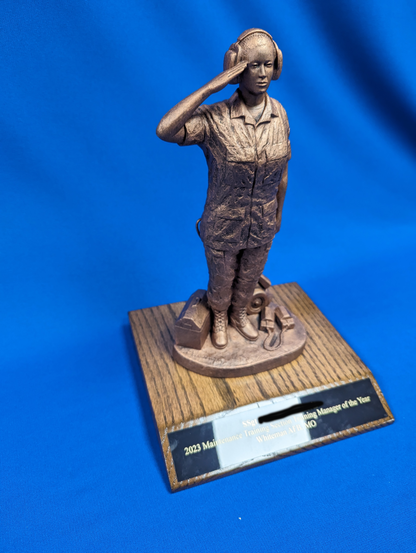 Female Maintainer on Oak Base